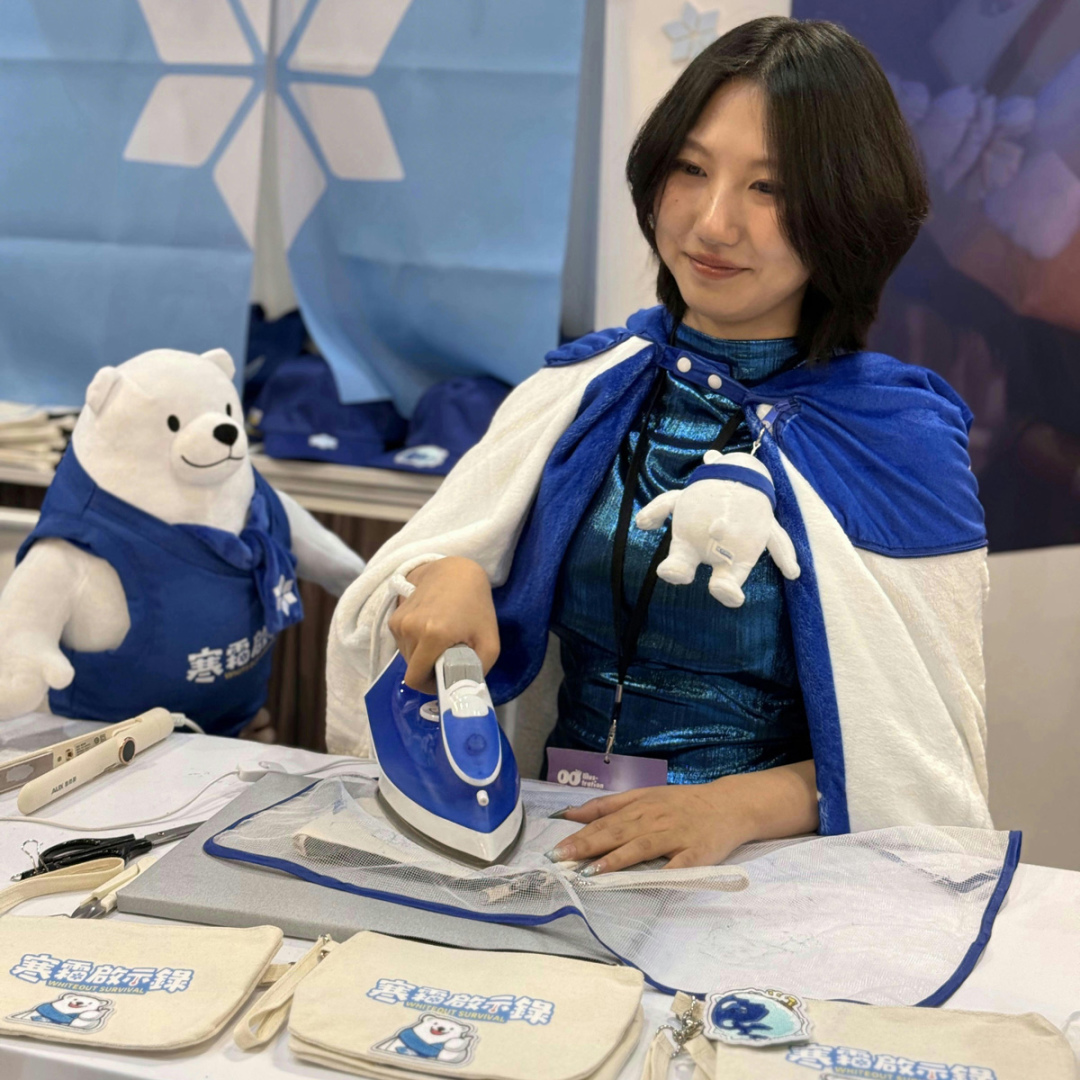 現場還有專人直接為領主打造專屬的帆布包-貼身陪伴每一天