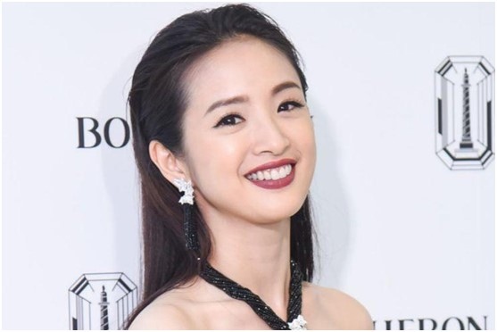 林依晨懷孕代言手遊《放置英雄Eureka》超敬業片場拍攝狀態極好