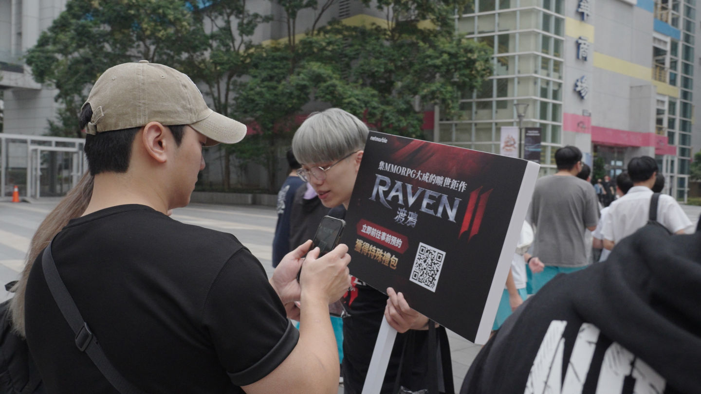 《RAVEN 2：渡鴉》上市在即！人氣網紅「希希」化身遊戲角色「古列爾」降臨街頭