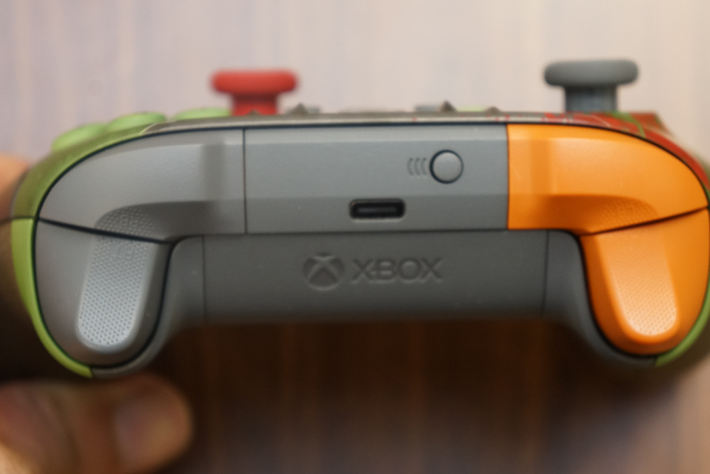 戰場中鑄造的除魔專武《毀滅戰士:黑暗時代》限量 Xbox 無線控制器在台販售