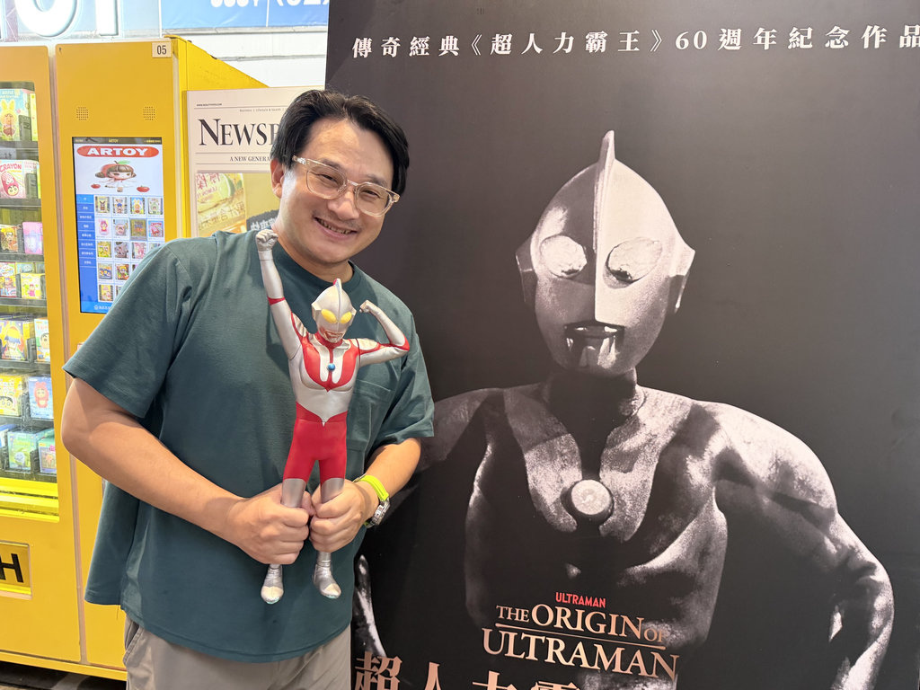 (台北特映會活動照)知名影評人膝關節推薦《超人力霸王．起源》：「無疑是獻給曾經是少年的我們一場珍貴感動。」