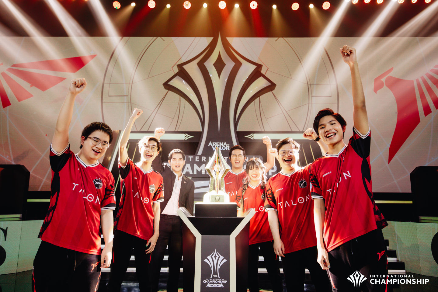 泰國勁旅 Talon 勇奪 AIC 2023 冠軍！Garena 公開《傳說對決》2024 未來展望
