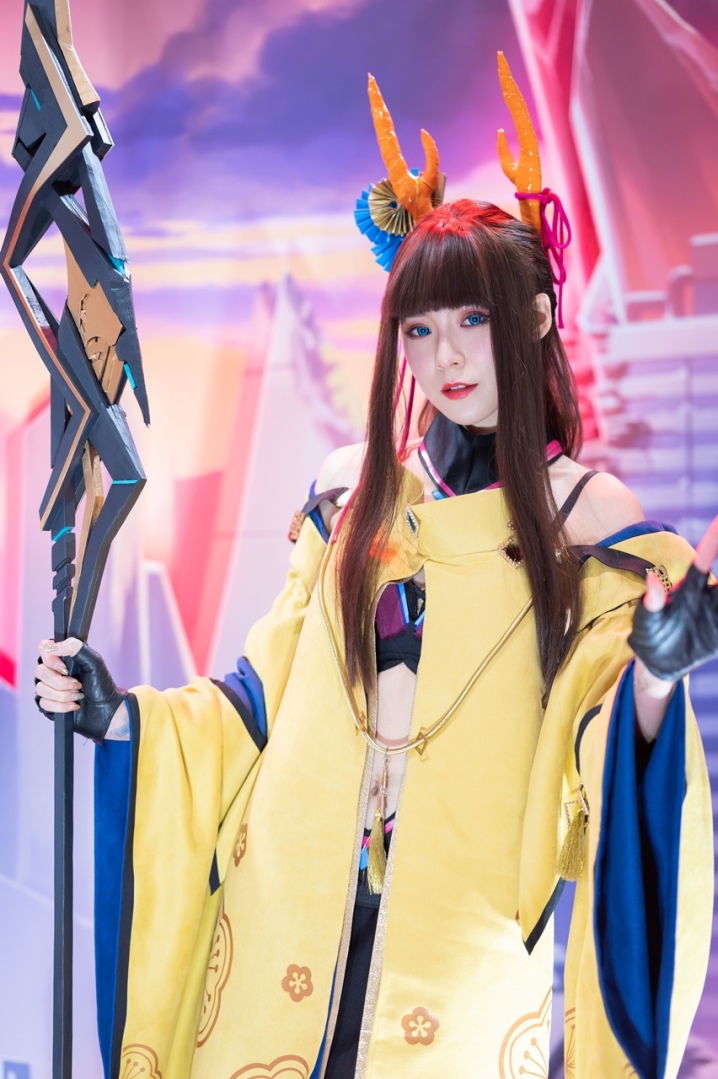史上最「巨」人心卡牌策略RPG《緋紅的神約 Echocalypse》即將上線、台北電玩展接棒登場！