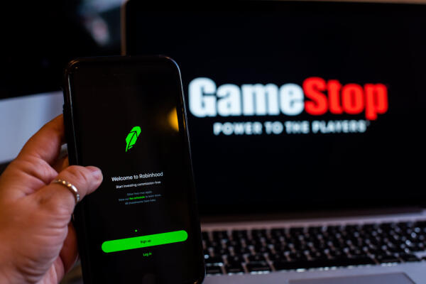 106832607-1611945795206-gettyimages-1230856931-GAMESTOP_APP